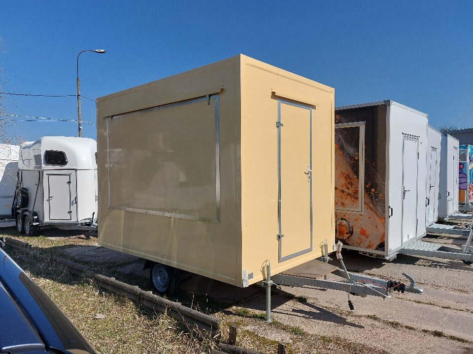 oklejona-przyczepa-gastrnomiczna-3m