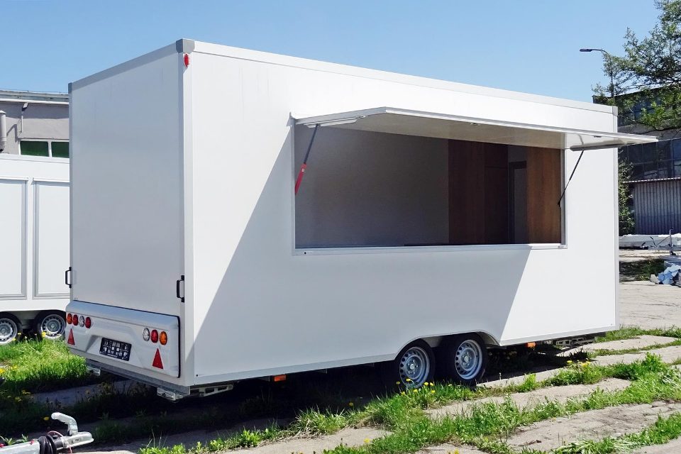 karello5-z-instalacja-elektryczna-i-zapleczem-sanitarnym-pod-sanepid