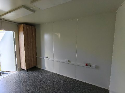 BUDGET-350-PRZYCZEPA-GASTRONOMICZNA-Z-WYPOSAZENIEM-POD-SANEPID